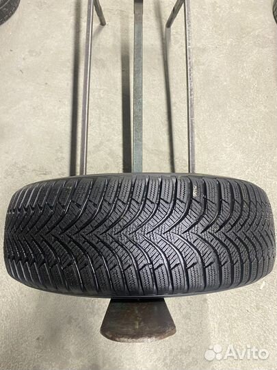 Hankook Winter I'Cept RS2 W452 215/65 R15