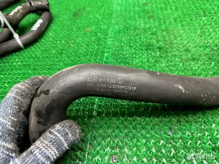 Патрубок системы охлаждения Mercedes
