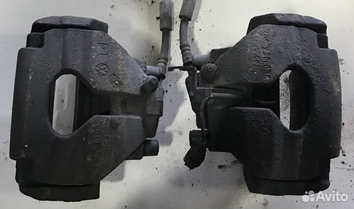 Суппорт передний VW Транспортер Т5 2003-2015