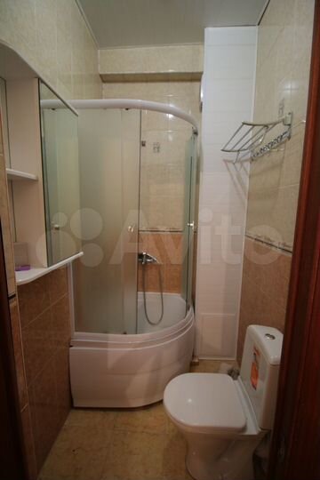 2-к. квартира, 60 м², 1/10 эт.