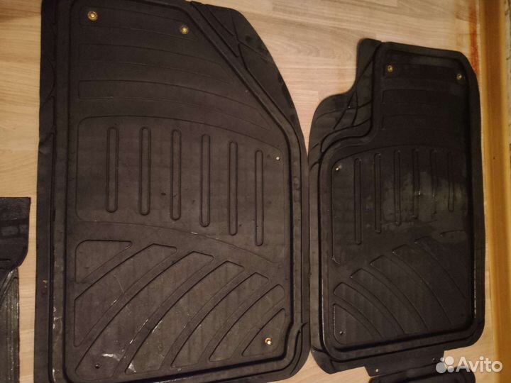 Автомобильные коврики резиновые