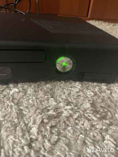 Xbox 360 slim freeboot 250 gb 2 геймпада + kinect