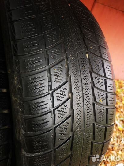 Triangle Snowlink TWT02 235/65 R17