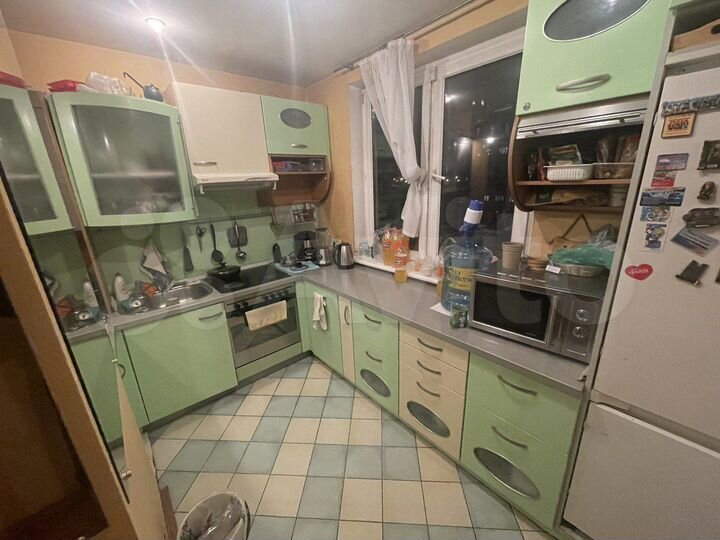 Комната 15 м² в 5-к., 9/14 эт.