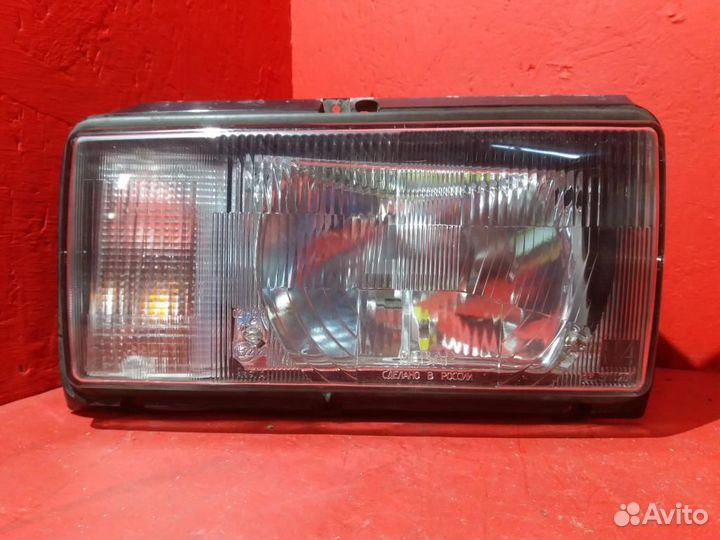 Фара правая Ваз 2107 Освар белый поворотник