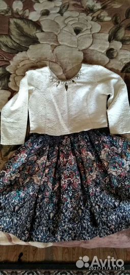 Платья