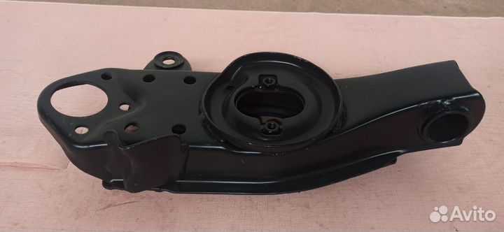 Рычаг нижний Mitsubishi L200 MB109513 MB109512