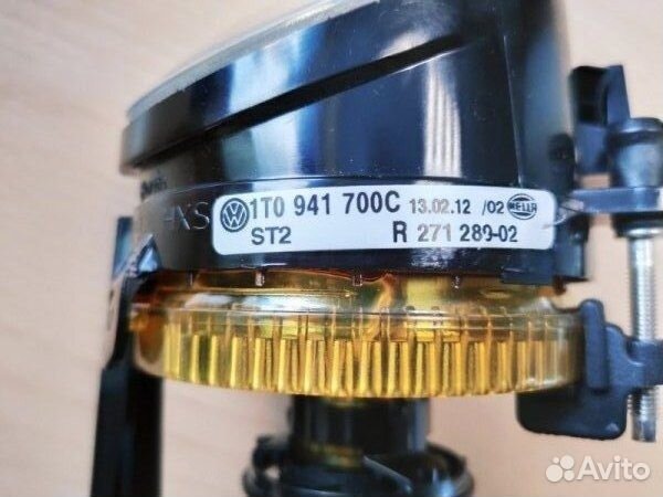 Фара противотуманная передняя Volkswagen Tiguan