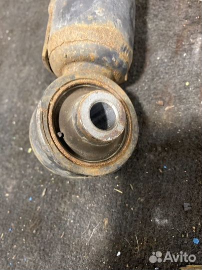 Стойка амортизатора задняя Lexus Rx IV 2015-2023