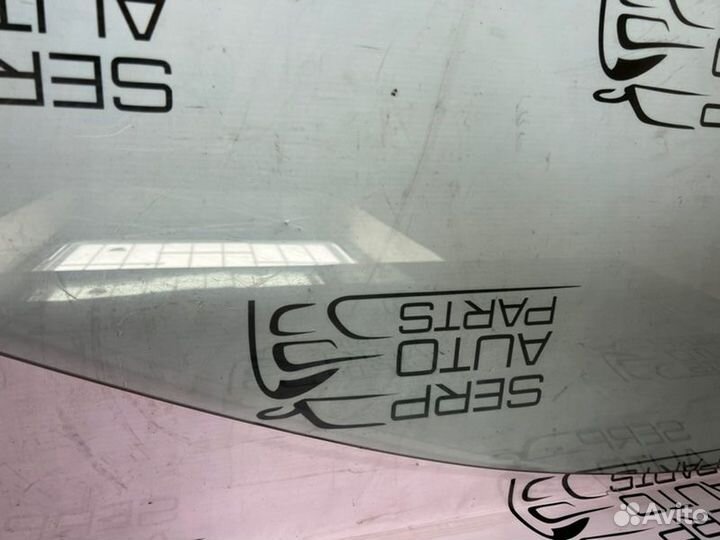 Стекло двери переднее правое Chevrolet Cruze J300