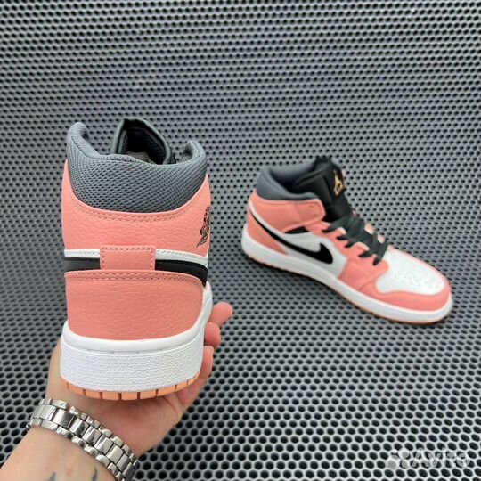 Кроссовки nike air jordan женские