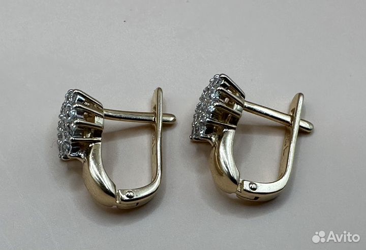 Золотые серьги с бриллиантами