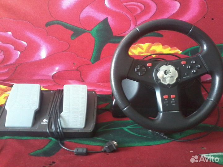 Продам руль с педалями