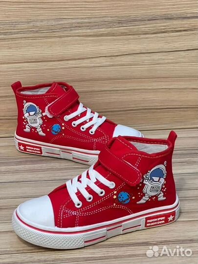 Красные кеды