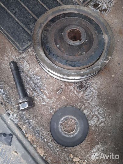 Помпа шкив Nissan Terrano 1