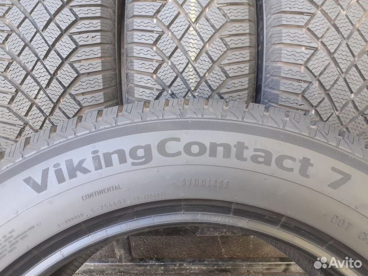 Continental ContiVikingContact 7 215/65 R17