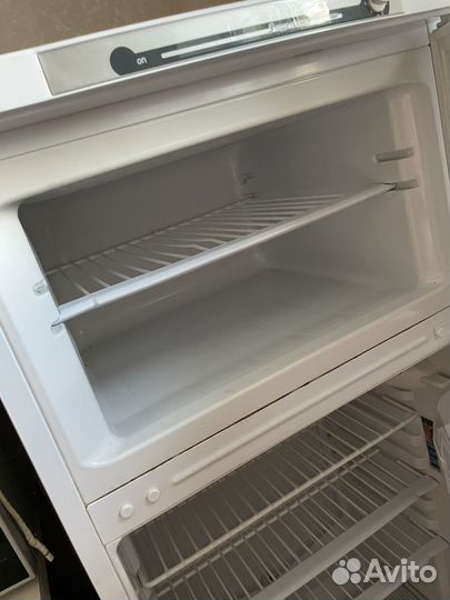 Холодильник indesit