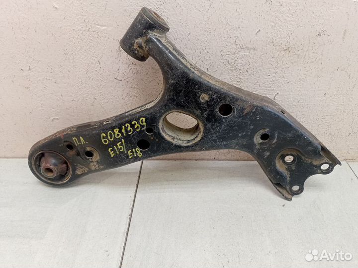 Рычаг передний левый нижний
