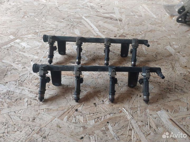 Топливная рампа Renault Logan 1