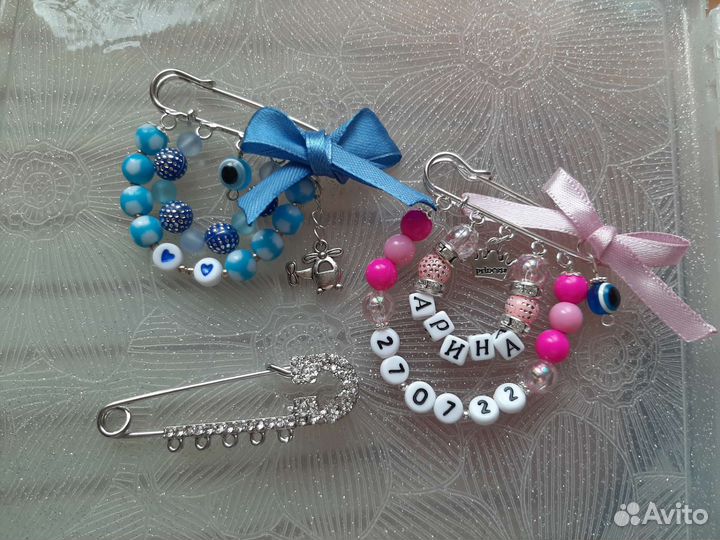 Именная булавка с метрикой ручной работы