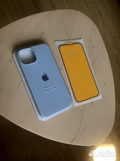 Чехол на iPhone 14 и стекло