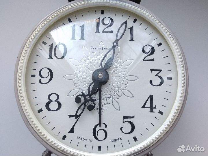 Часы будильник Янтарь