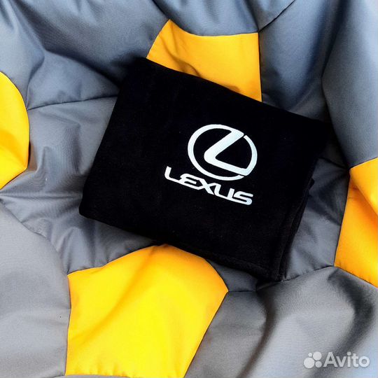 Подарочный набор, подушка и плед в авто