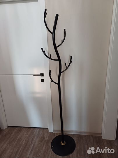 Вешалка для одежды напольная металлическая