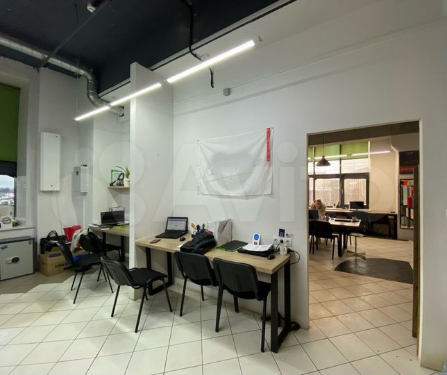 Офис 35м2 с панорамными окнами в Универмаге