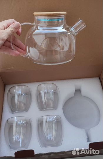 Чайник заварочный и стаканы