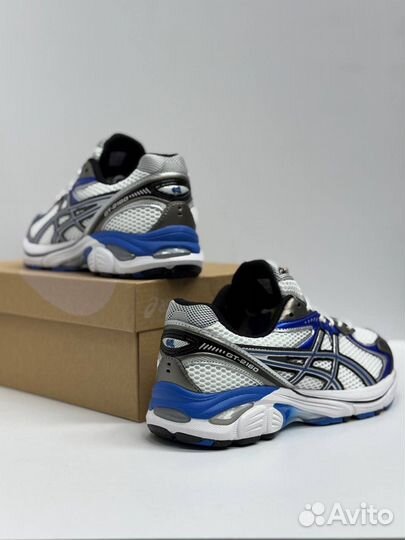 Кроссовки Asics