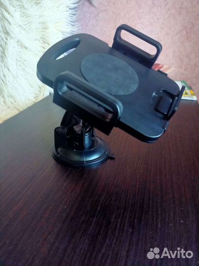 Держатель для планшета в машину