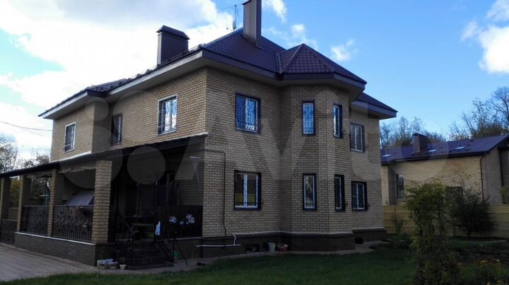 Коттедж 436 м² на участке 10,5 сот.