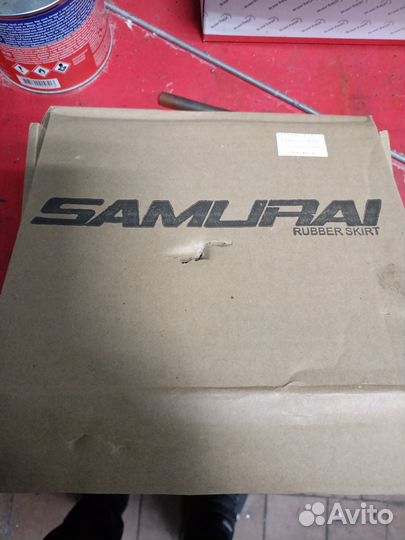 Лип спойлер универсальный