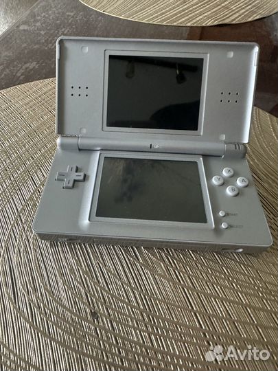 Портативная игровая приставка nintendo