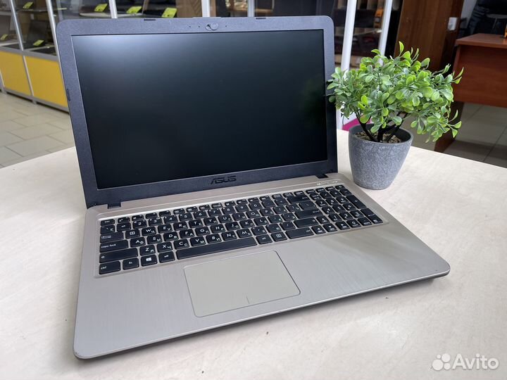 Ноутбук Asus/Pentium Silver/MX100/SSD