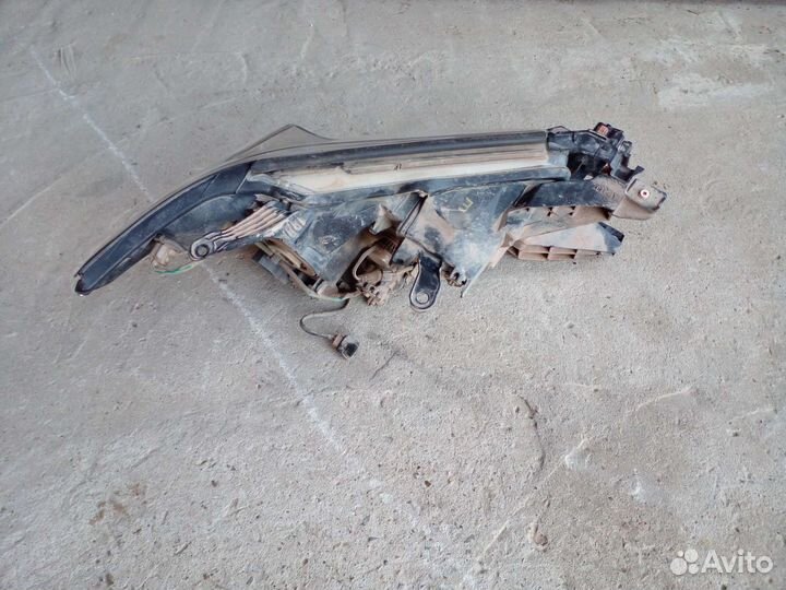 Фара левая Toyota Land Cruiser Prado 150 2019 год