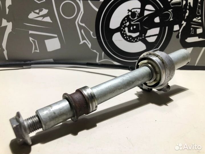 Ось переднего колеса Honda VFR 400 NC21