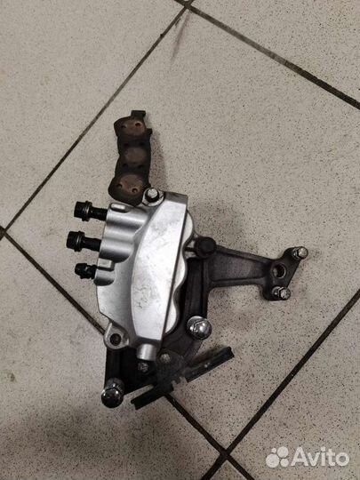 Передний суппорт Honda vt 1300 cx fury abs