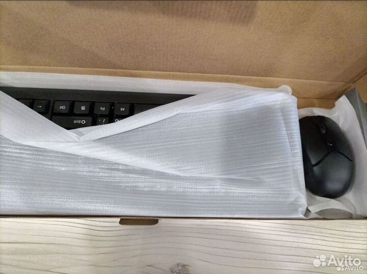 Беспроводная клавиатура и мышь