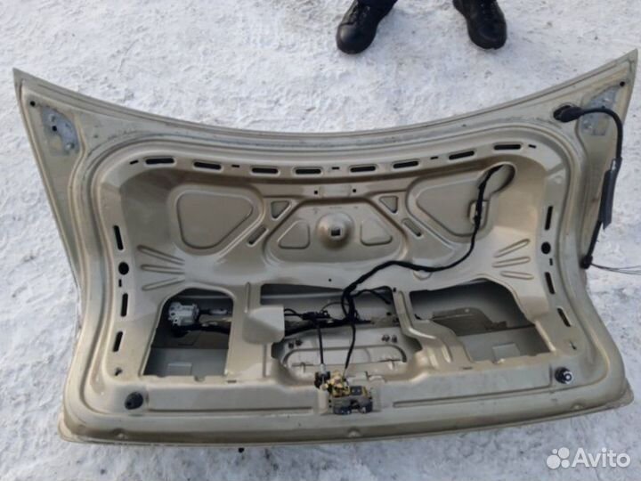 Крышка багажника Volkswagen Passat