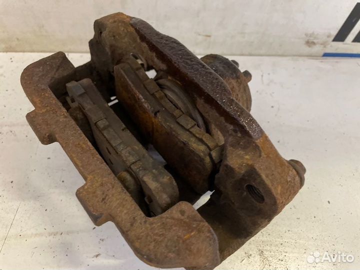 Суппорт задний правый Infiniti Qx80 Z62 VK56VD