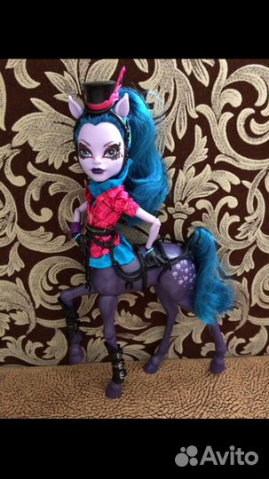 Много кукол монст хай