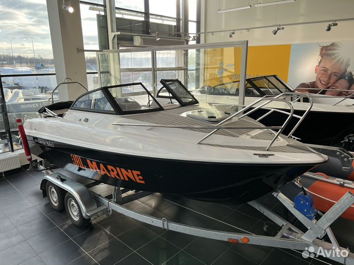 Катер «Phoenix 560»