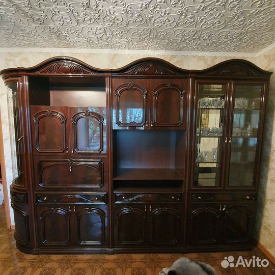 Стенка в гостиную