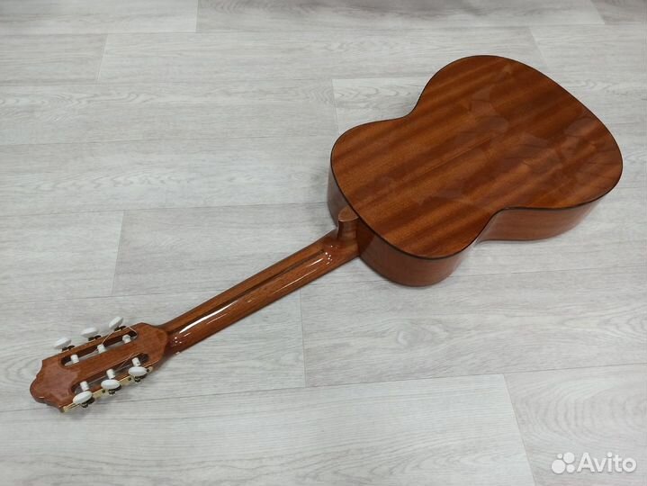 Классическая гитара Cremona массив