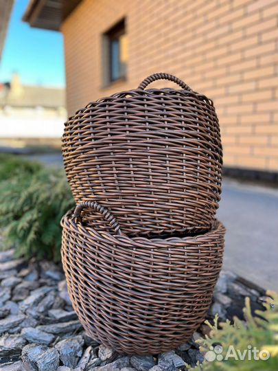 Кашпо из искусственного ротанга