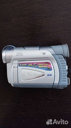 Видеокамера JVC GR-D70