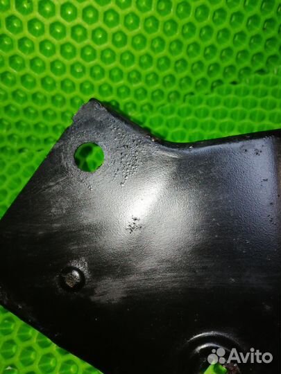 Кронштей фары Volkswagen Tiguan 1