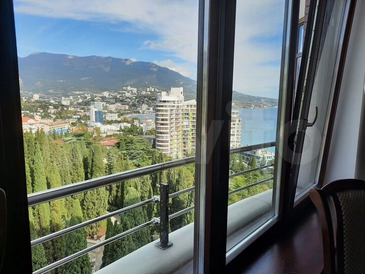 2-к. квартира, 110 м², 8/10 эт.